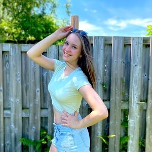 Meet your Posher, Abigail